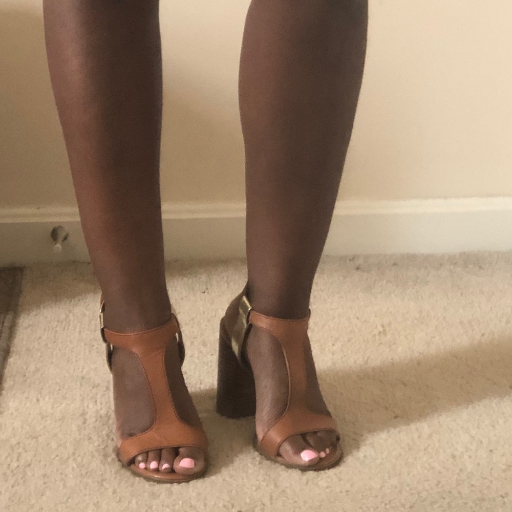Kelsi Dagger Gabbie Heel - Picture 2 of 3